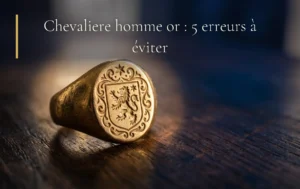 Une chevaliere homme or élégante brille sur un support en bois sombre